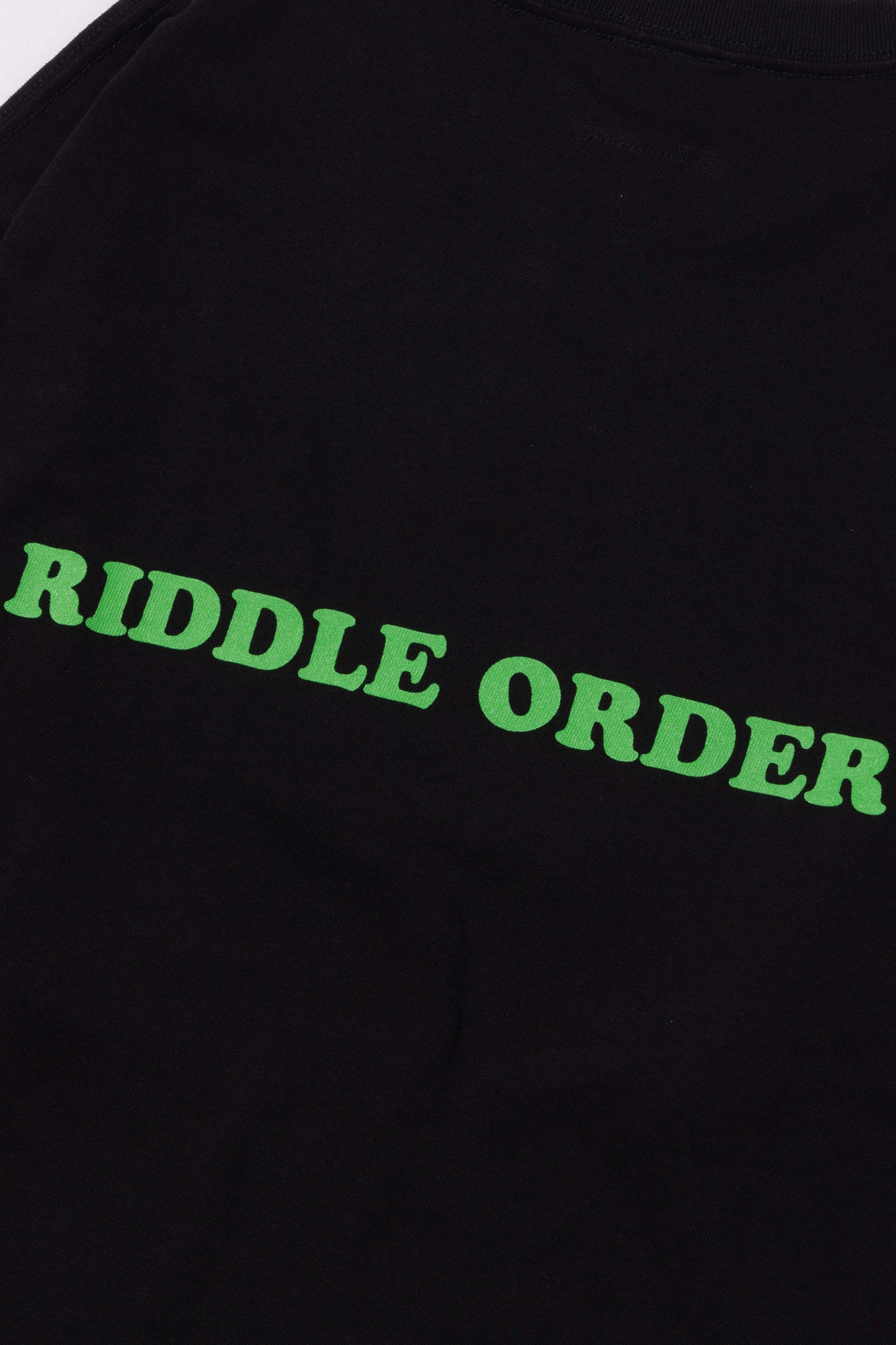 RIDDLE WORLD L/S TEE / BLK